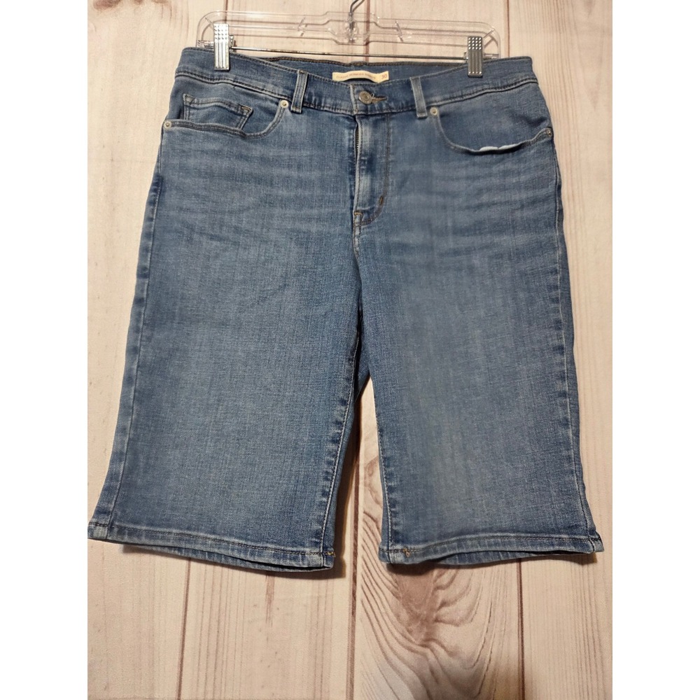 Levis Classic Bermuda Shorts Womens 30 Medium Wash Denim Mid Rise Blue 12 Inseam